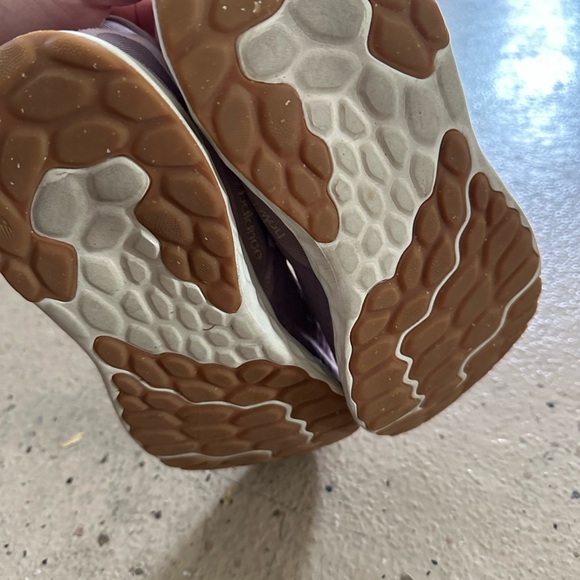 Fresh Foam Arishi v4 Wide 'Lilac Chalk Gum' - Picture 4 of 4